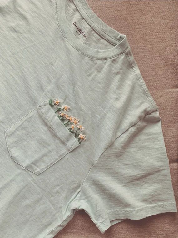 Hand embroidered short sleeve tshirt  pocket daisy | Etsy | Etsy (US)