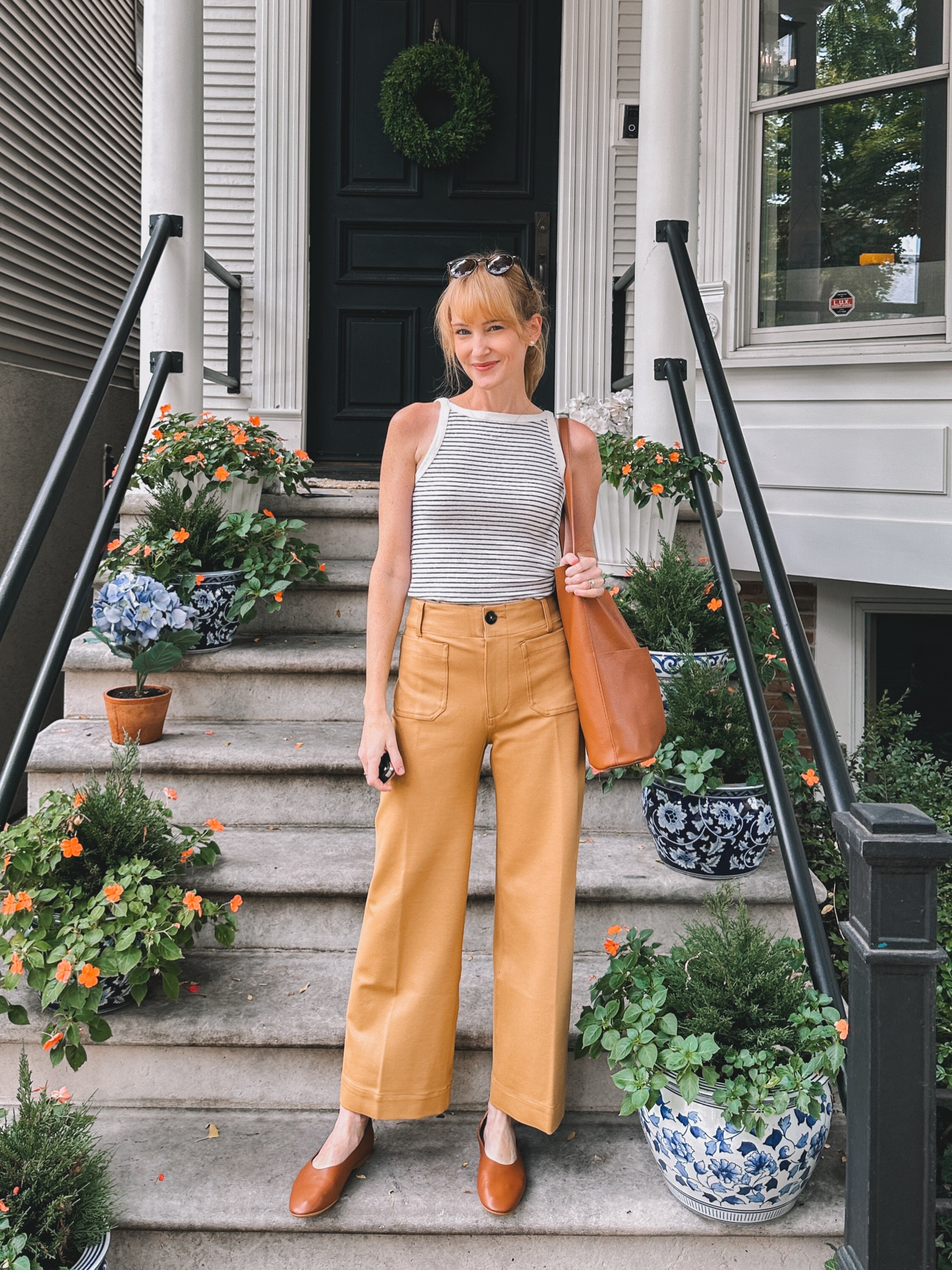 These ponte pants 😍 wonderfully comfy and stretchy but hold their shape throughout the day. Couldn’t recommend more in this color—perfect for fall!—and also the red. Totally true to size. I normally wear a 26 in jeans and went with a 26 in these!! So flattering! 