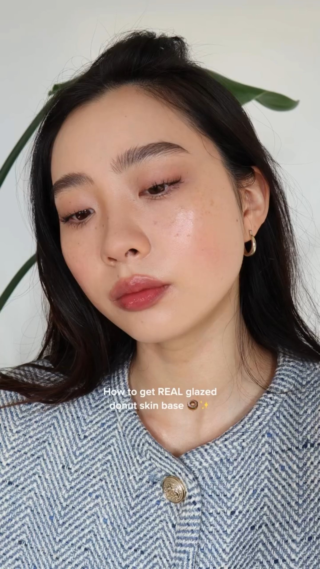 Glazed donut 🍩 skin 

#mixsoon #koreanskincare #glassskin #TikTokMadeMeBuyIt #beancream #glowyskin #oliveyoungglobal #oliveyoung #kbeauty
