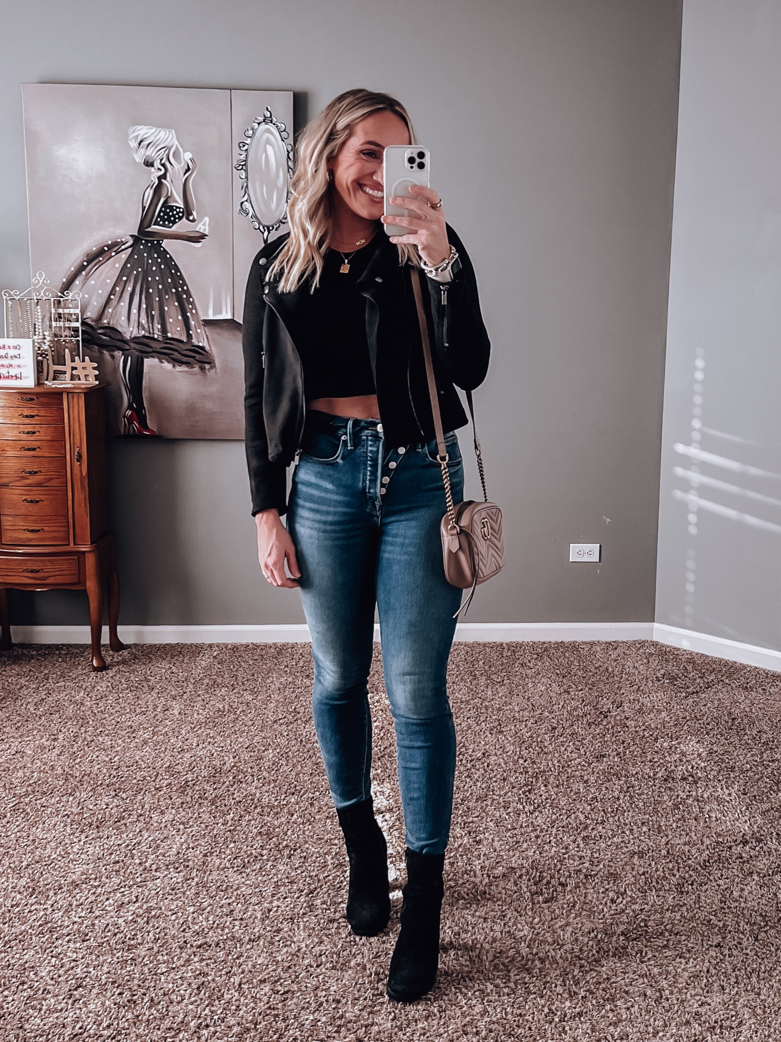 Girls night out outfit! Date night outfit, night out outfit, easy outfit ideas, Amazon fashion, jeans, good American, jacket, suede jacket, aritzia crop top, black boots, Steve Madden boots, designer purse, Gucci purse

#LTKsalealert #LTKstyletip #LTKfindsunder50