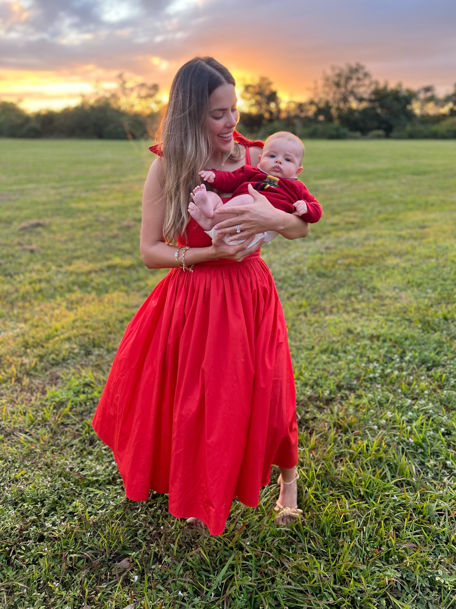 RED DRESS CRUSH 💃🏻 

#LTKHoliday #LTKStyleTip #LTKSeasonal