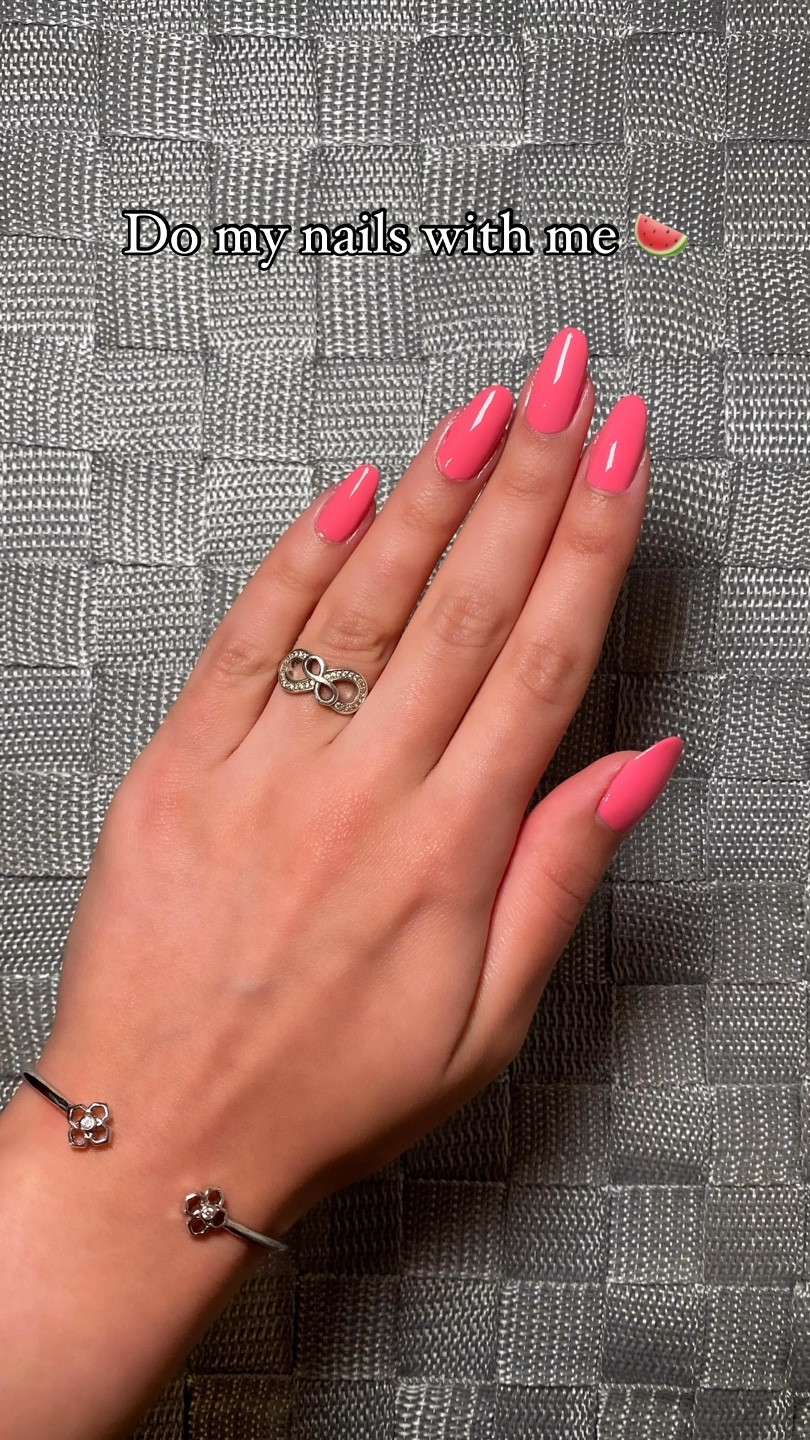 Watermelon felon 🍉
.
Do my nails with me 🍉
.
🔖 Follow @its.sandyibrahim for more 
.
Color: @sally_hansen 
Top coat: @sally_hansen 
Base coat: @sally_hansen 

#LTKVideo #LTKBeauty #LTKSeasonal