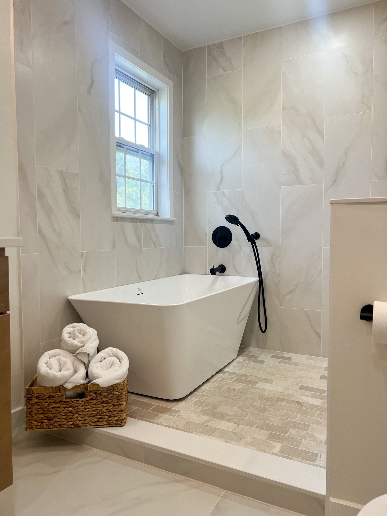 Freestanding tub. Guys I absolutely love this tub. I’m so glad we went with rectangle vs oval because it’s SO comfortable. #freestandingtub #bathroom #ltkhome

#LTKhome #LTKbeauty #LTKsalealert