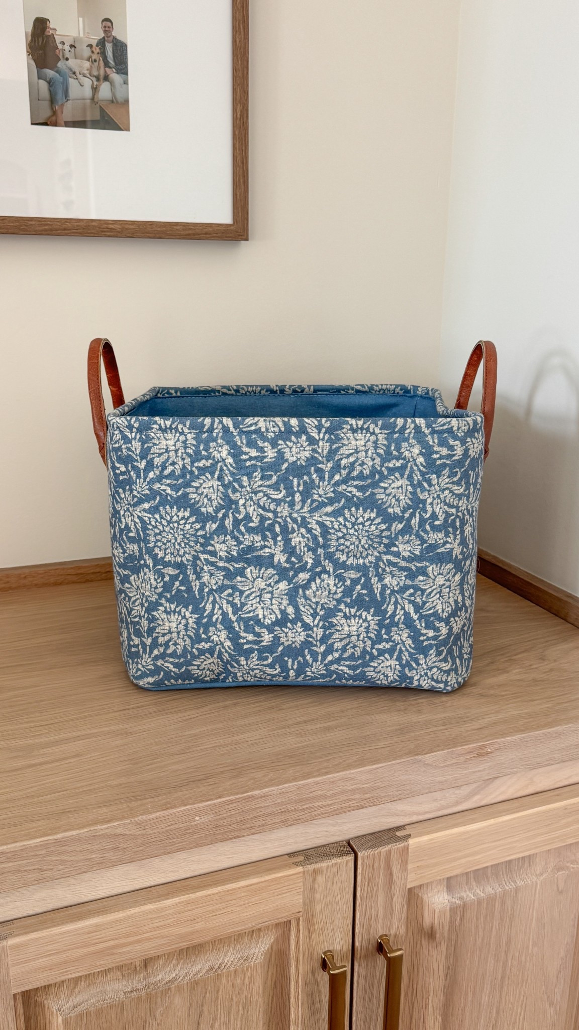 My “House Purse” with all my essentials (my kindle, laptop, pump, and more)! This cute basket is from Target and perfect for organization!



Home decor, organize, home finds, target finds

#LTKHome