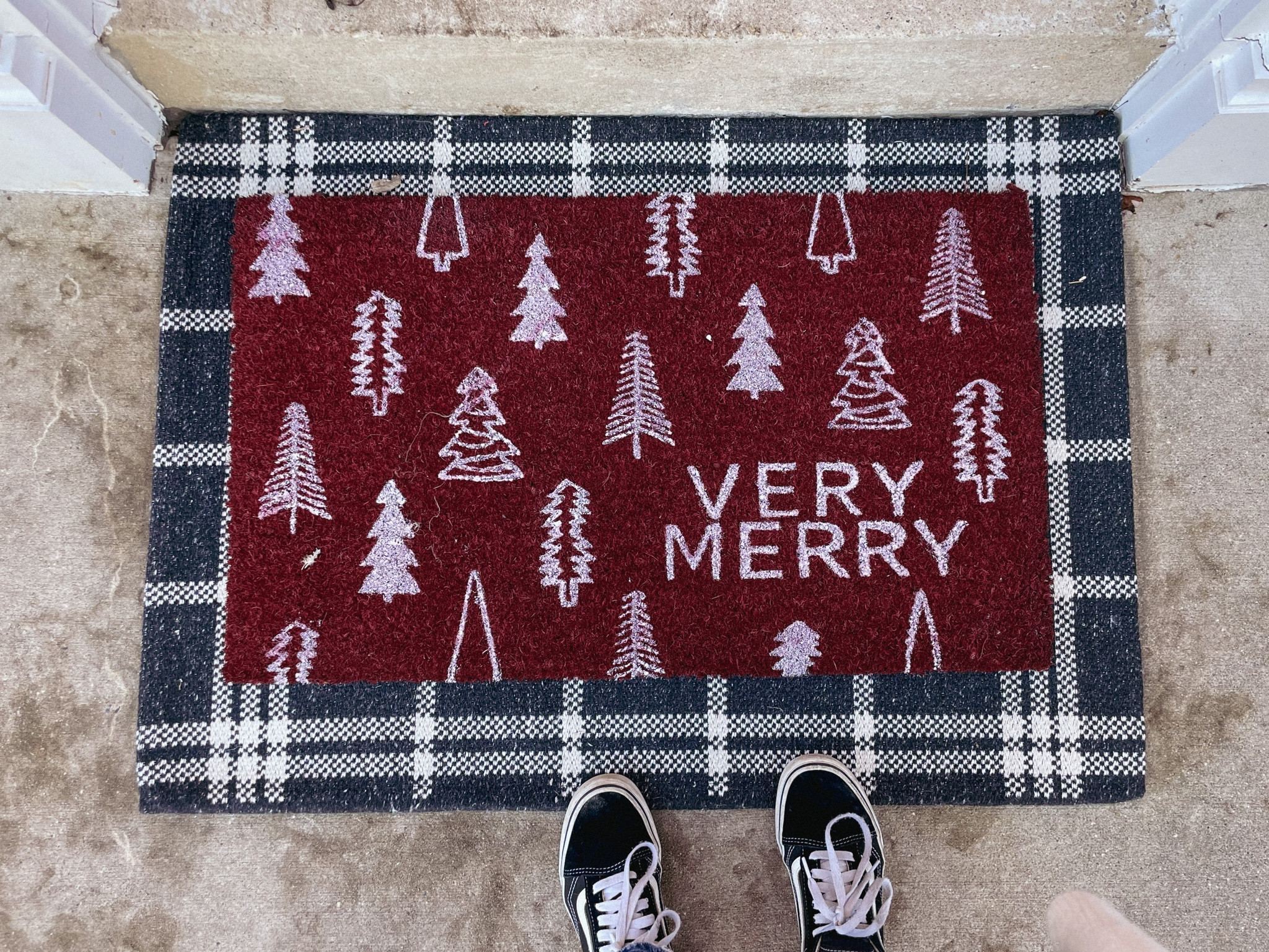 Outdoor Christmas rug! 

#outsidedecor #outdoorrug #frontdoordecor #porchdecor #holidaydecor

#LTKHoliday #LTKhome #LTKSeasonal