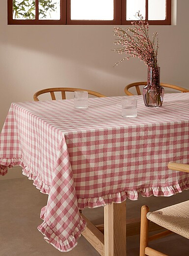 Pink gingham tablecloth | Simons