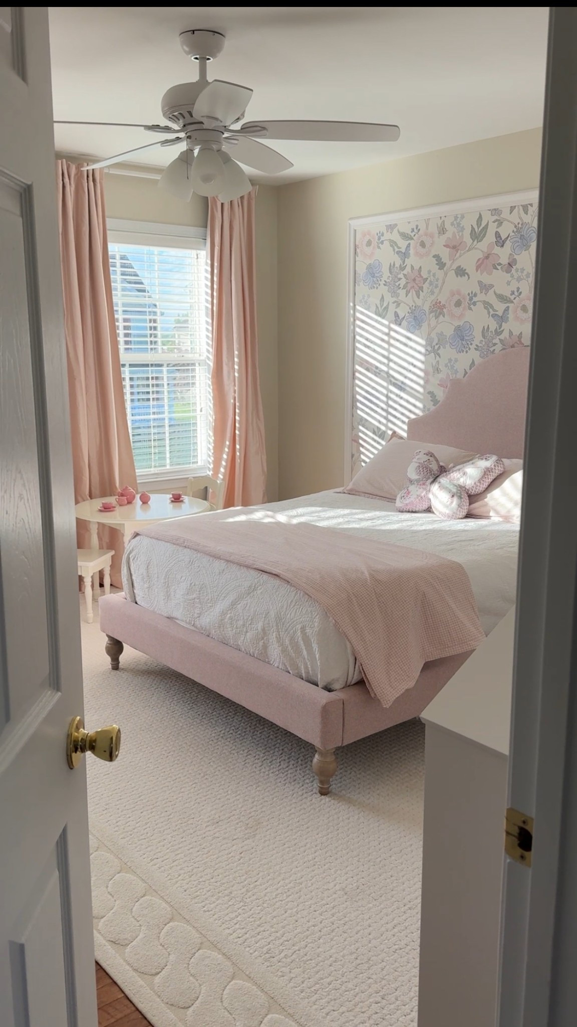 Girls room, little girls room, big girls room, pink bedroom, grandmillenial, preppy, wallpaperr

#LTKBaby #LTKHome #LTKKids