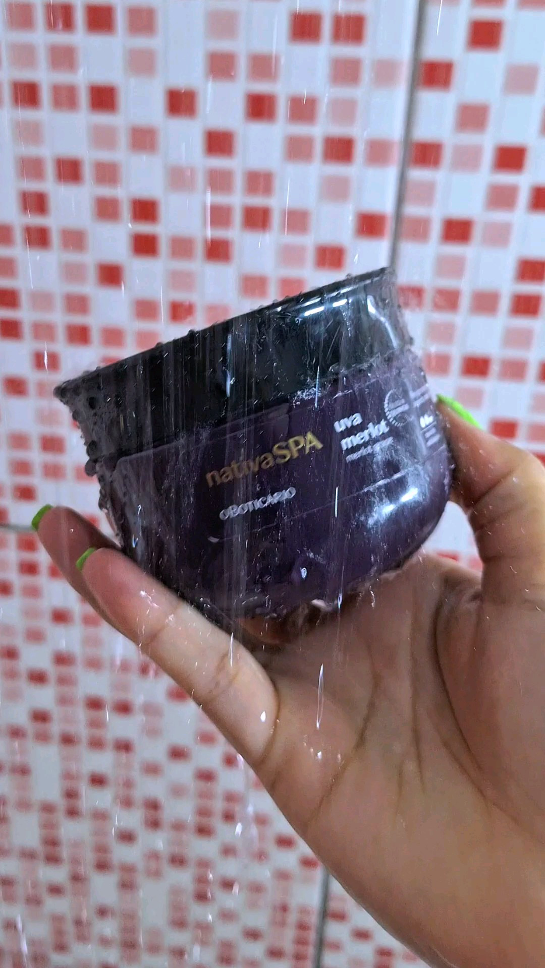Esse lançamento O'boticário é um convite para você que quer sentir o prazer da própria companhia 🍇💜A linha Uva Merlot Nativa Spa é um tratamento potente para a pele, desacelera os principais sinais do tempo desde o primeiro uso. A fragrância traz o Acorde Uva Merlot Essence que também promove sensação de confiança e bem-estar.Óleo de Quinoa + Semente de Uva.É um Banho Premium completo 😍 

#LTKbrasil #LTKbeleza #LTKguiadepresente