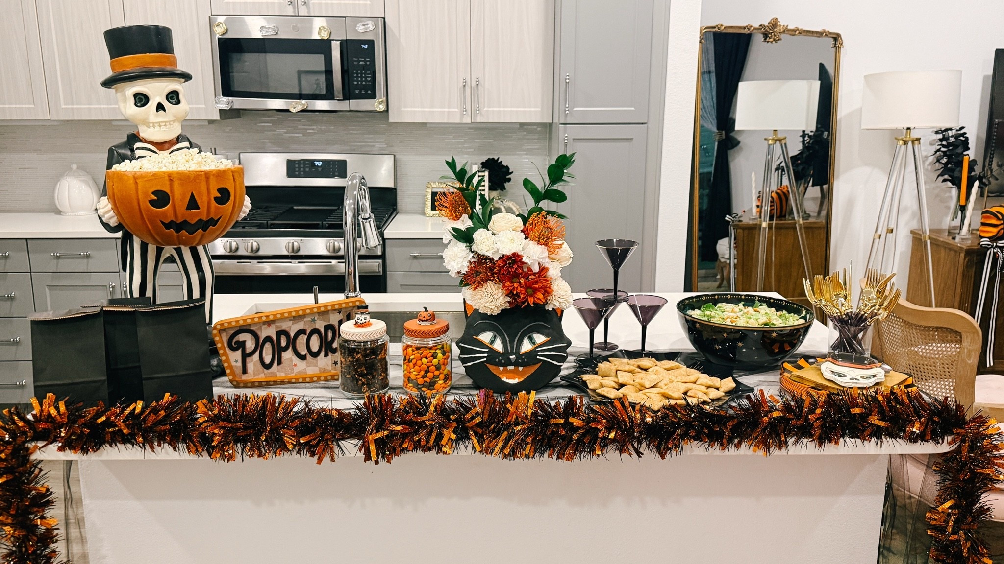 Links to shop the supplies for the kitchen island setup for the Halloween movie night 

#ad @Michaels #makeitwithmichaels #michaelspartner

#LTKSeasonal #LTKHome #LTKdayinmylife