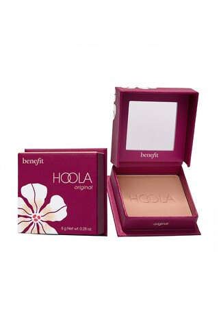Hoola Bronzer
                    
                    Benefit Cosmetics | Revolve Clothing (Global)