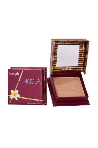 Hoola Bronzer
                    
                    Benefit Cosmetics | Revolve Clothing (Global)