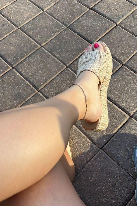Sandals true to size and on sale

#LTKfindsunder100 #LTKshoecrush #LTKsalealert