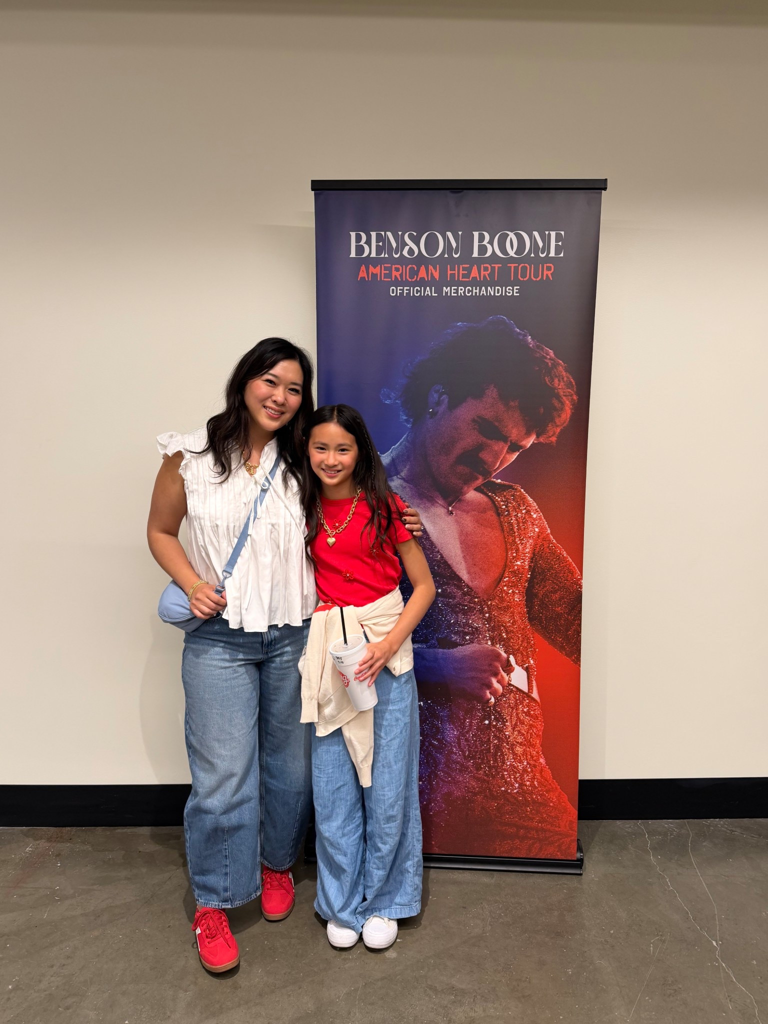 Benson Boone concert American Heart tour outfits!
My white top: Small
Barrel jeans: 8
