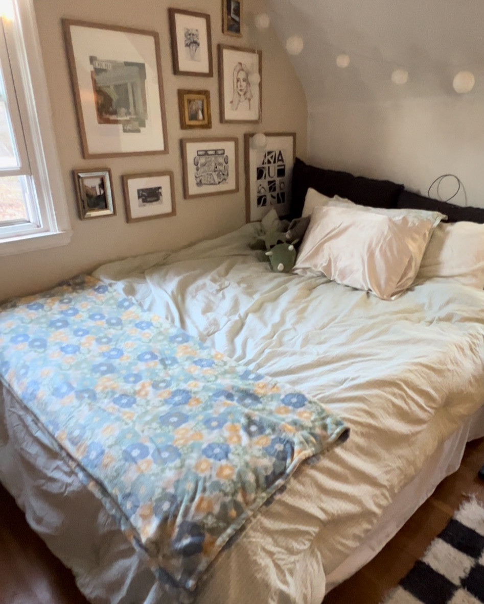 Cutest blanket for spring 🥹🫶🏼🌷

#LTKSeasonal #LTKfindsunder50 #LTKhome