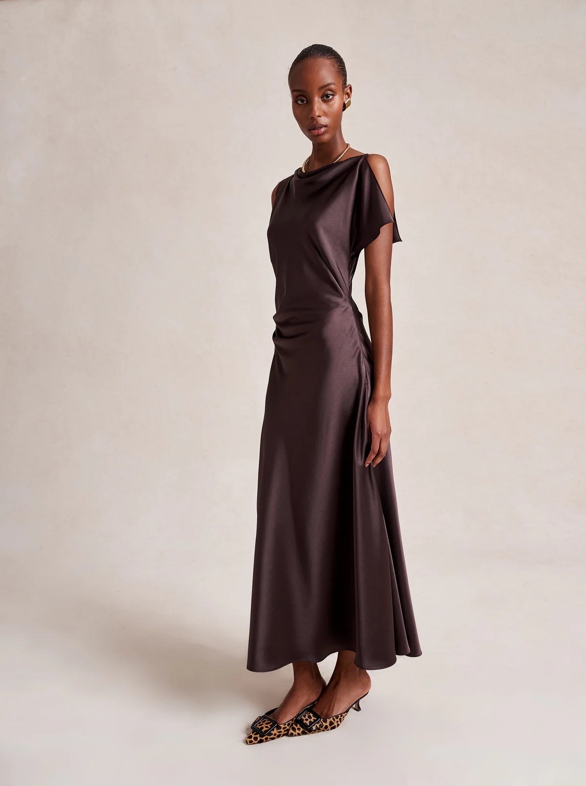 Holiday outfit inspo / winter wedding guest dress / Christmas wedding guest dress / holiday party outfit

#LTKSeasonal #LTKWedding #LTKHoliday