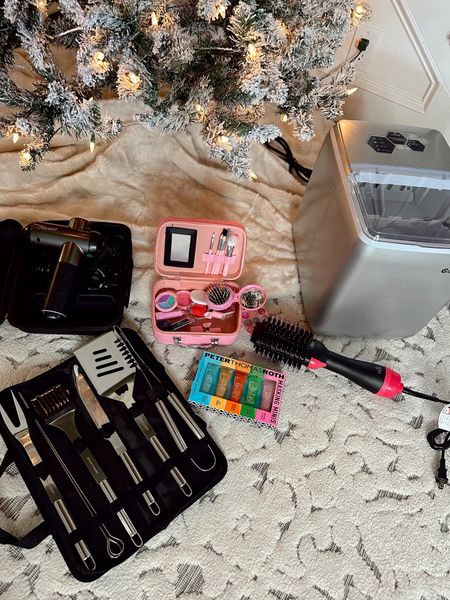 Perfect gifts for anyone on your list from Kroger Ship and on major sale! Perfect grilling set for Dad, makeup kit for toddler girl, dryer brush, Peter Thomas Roth face masks and more! @krogerco #KrogerShip #KrogerPartner

#LTKCyberWeek #LTKHoliday #LTKGiftGuide