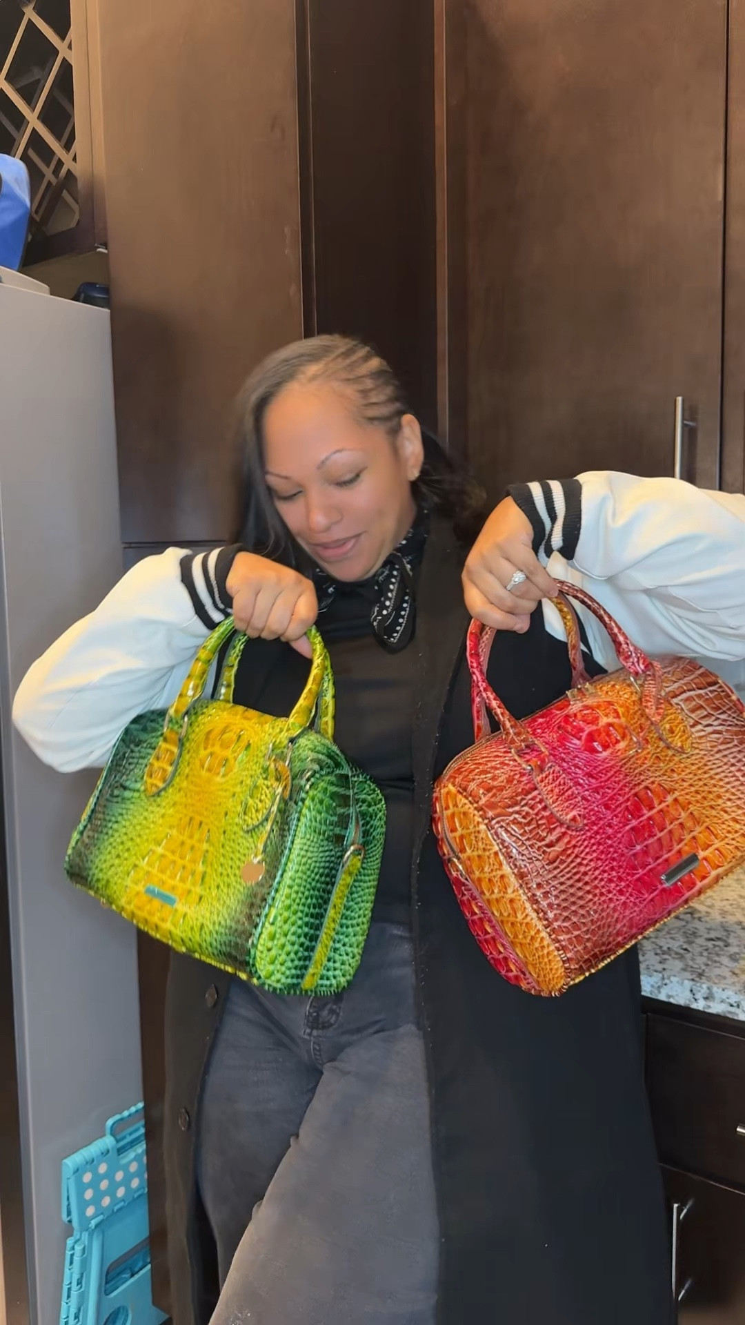 You going Blood Orange or Money Making Green?? 👛

@SHEINUS 

#purse #accessories #handbags #fallfashion #fallaesthetic 

#LTKStyleTip #LTKFindsUnder50 #LTKSeasonal