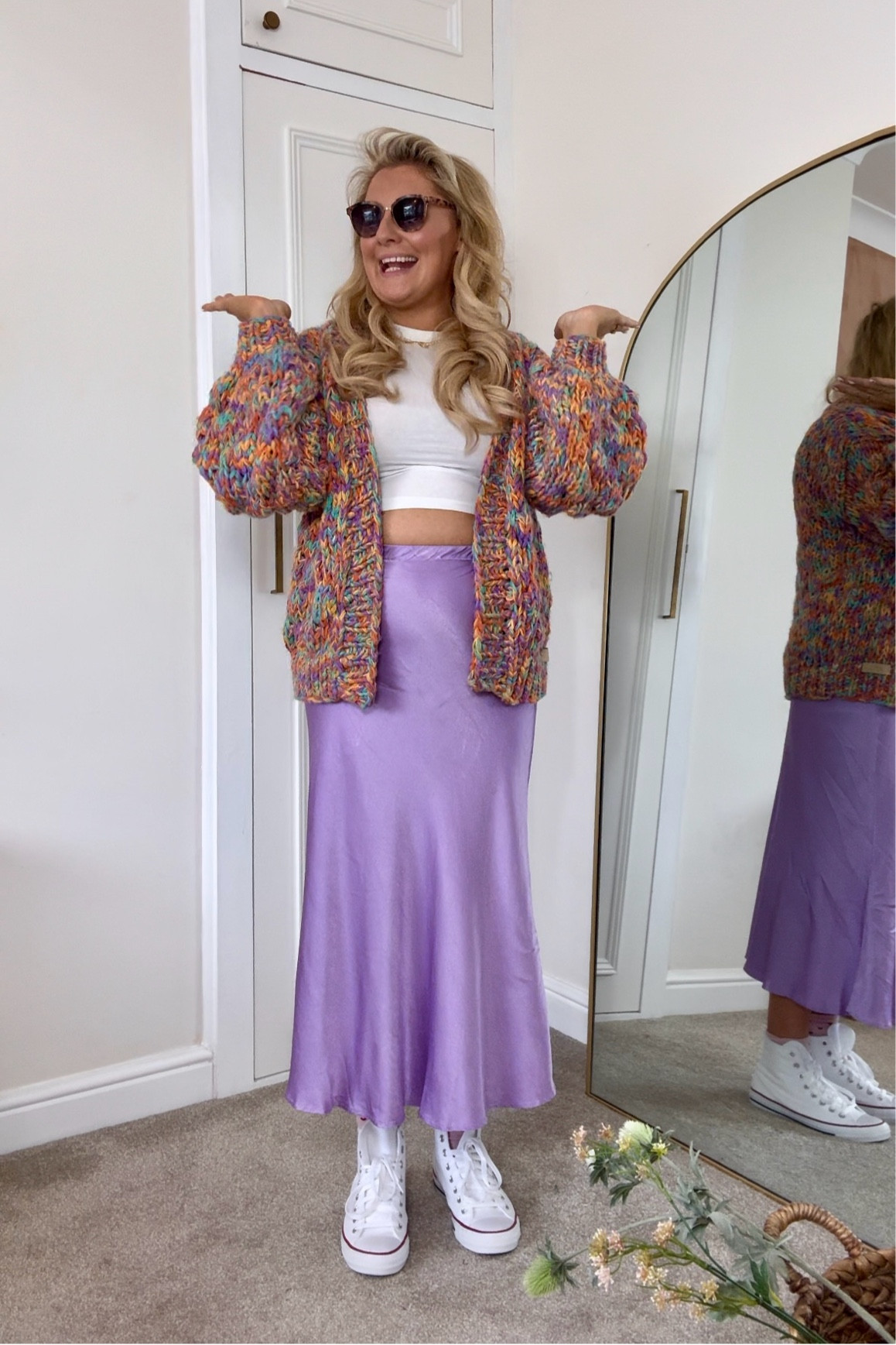 The perfect spring outfit combination

I wear M in the skirt and t shirtt

Midi skirt, multi colour skirt cardigan