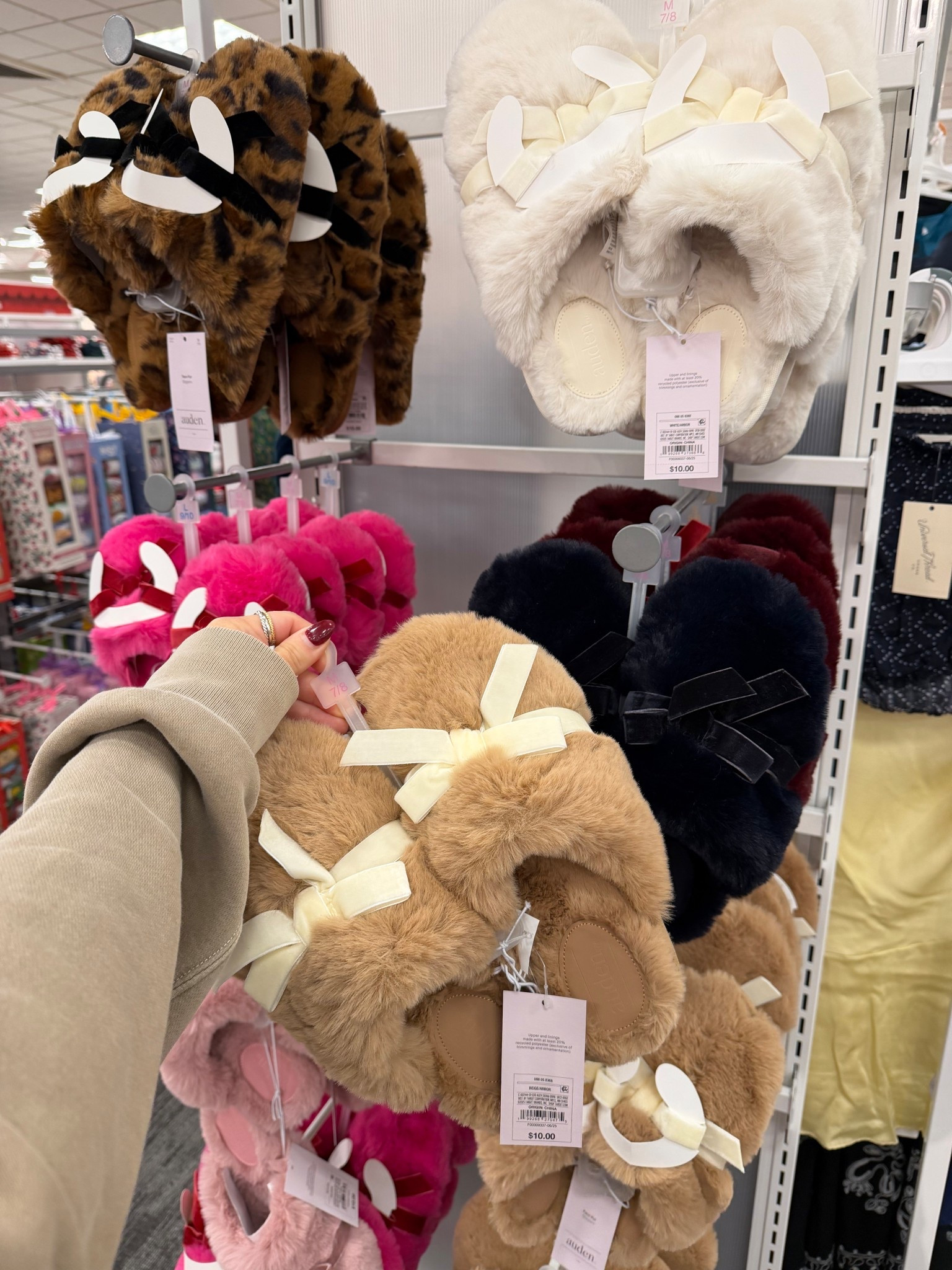 The cutest fuzzy bow slippers from Target 

#LTKGiftGuide #LTKSeasonal #LTKHoliday