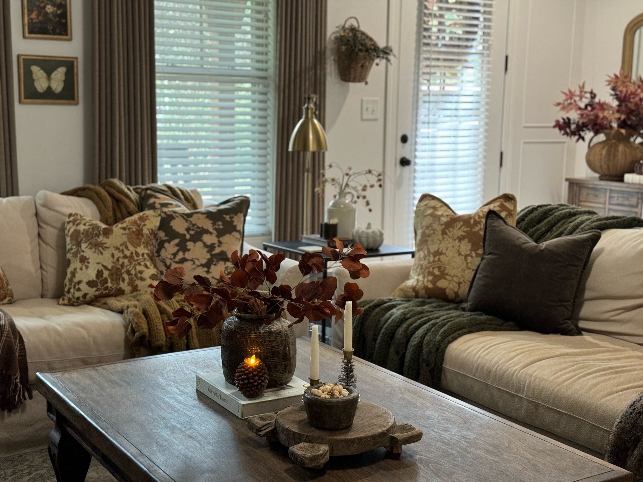 Fall living room 🍂

#LTKSeasonal #LTKHome