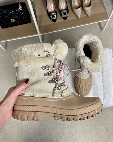 Ivory sherpa winter boots now 65% off 🤍 So warm and cozy! Water resistant. Size 7, TTS

Fur boots 
Winter shoe 

#LTKsalealert #LTKshoecrush #LTKfindsunder100
