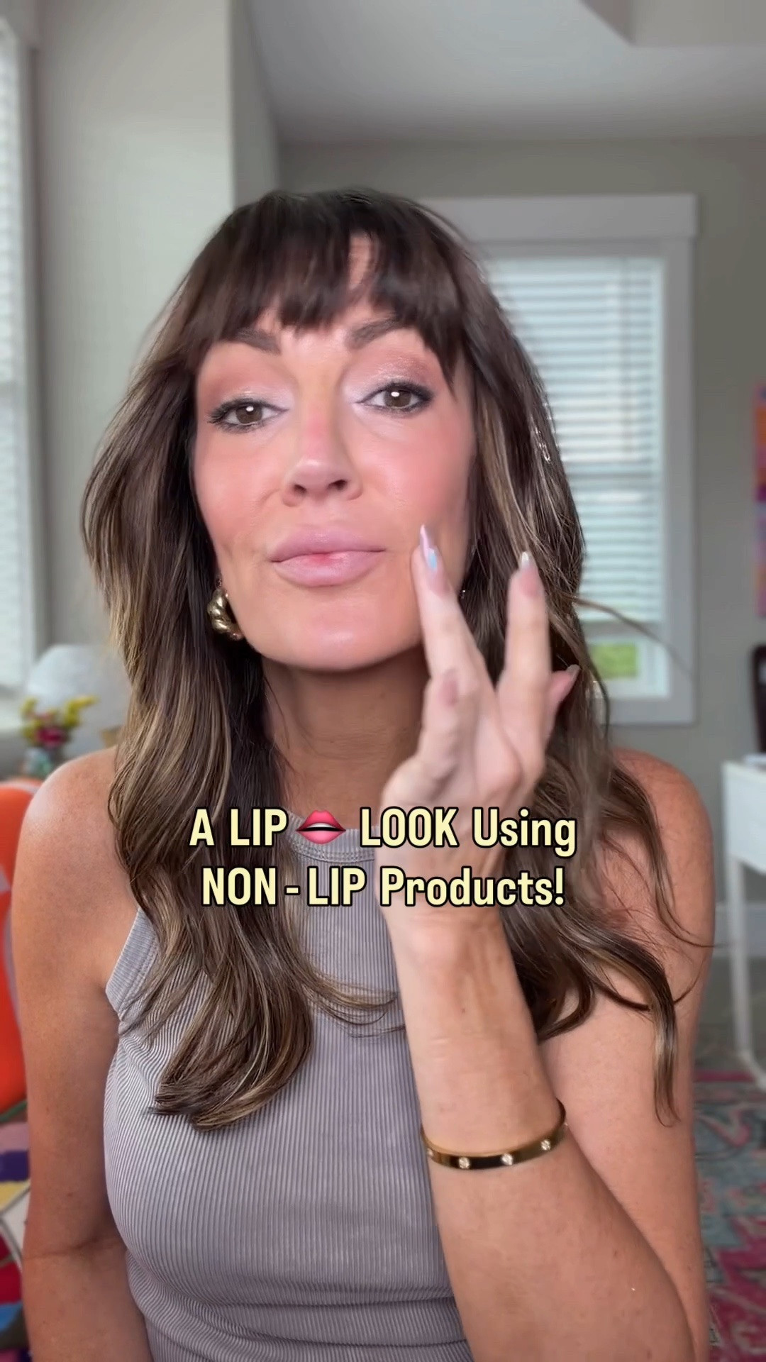 👄Get creative and use your non-lip products where they were intended, but also on your lips too! Shades in each: eyeliner in “catalyst”’ liquid blush in “insatiable” and liquid highlighter in “champagne campaign” ￼