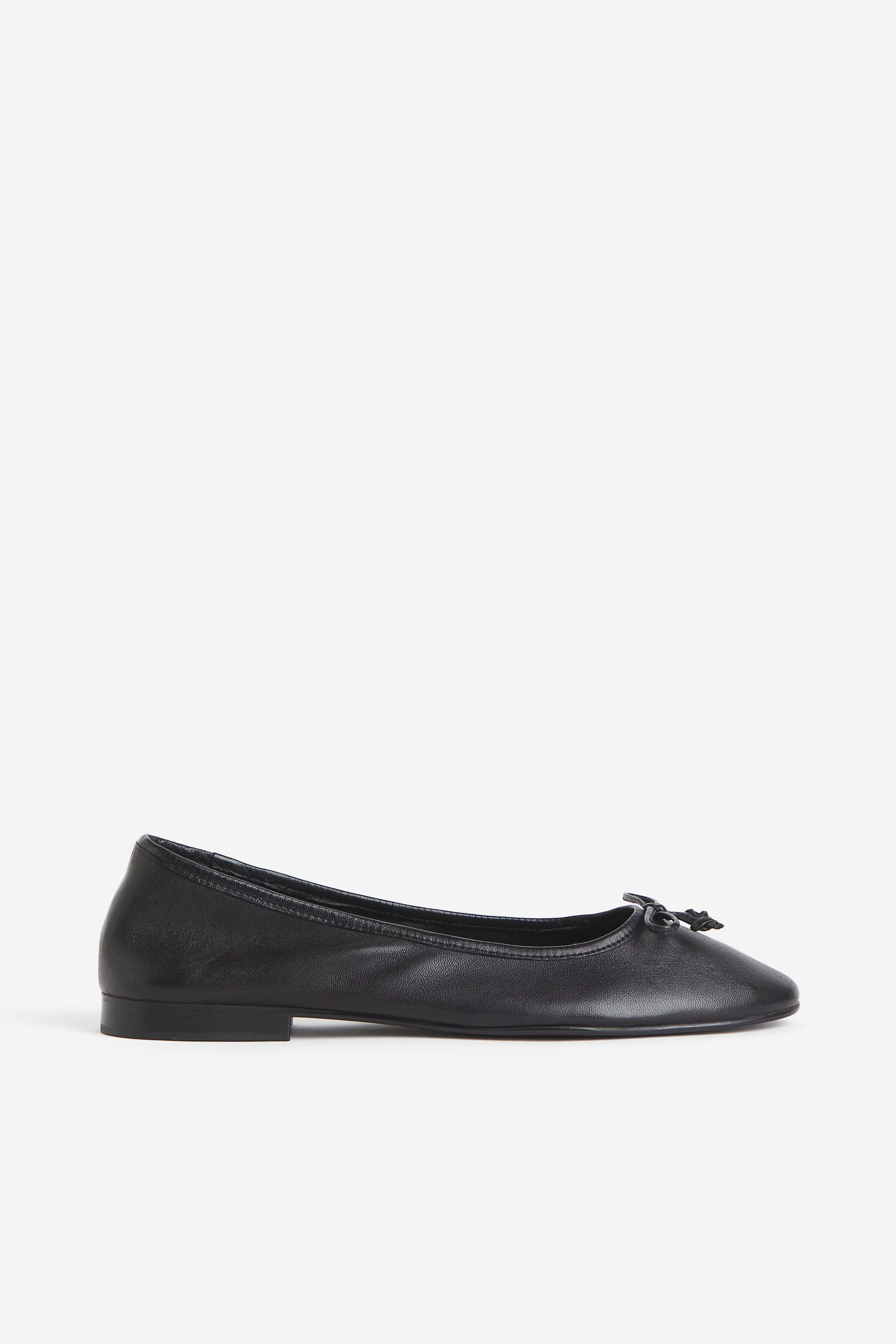 Ballerinas aus Leder | H&M (DE, AT, CH, NL, FI)
