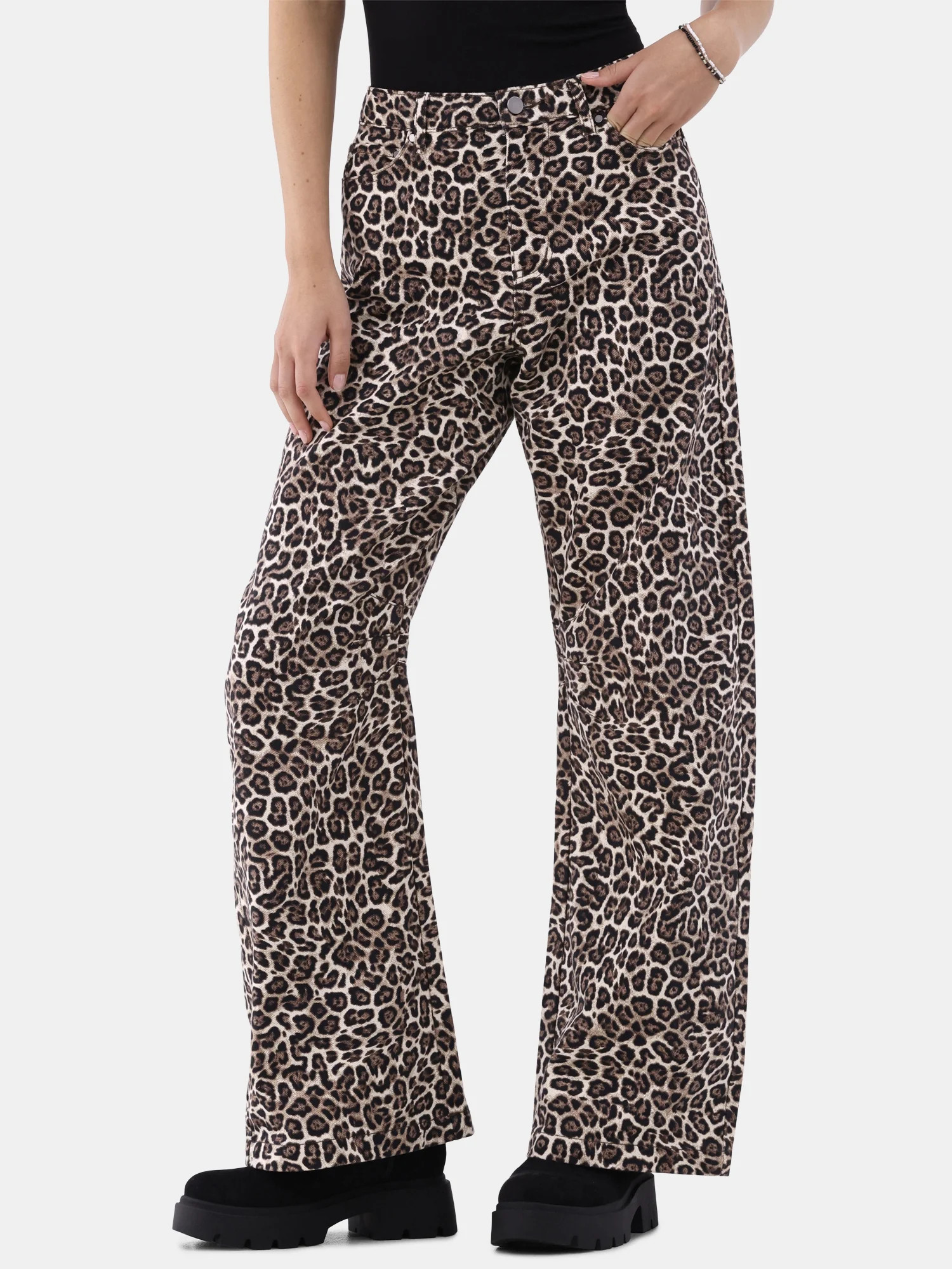 No Boundaries High Rise Barrel Jeans, 32” Inseam, Women’s | Walmart (US)