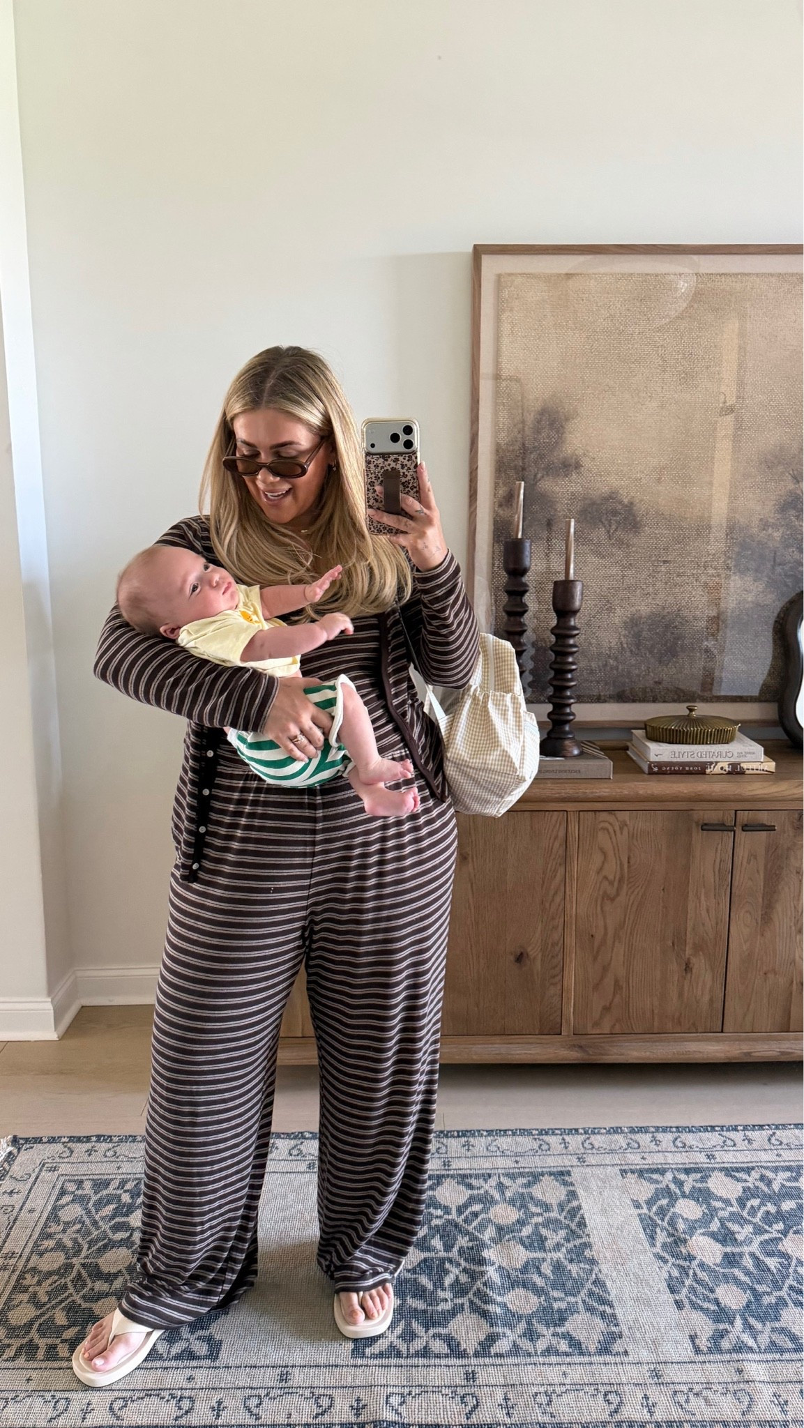 Today’s fit 🤎
Top — large 
Pants — XL 
‘AFKELSEYB’ for a discount!!!