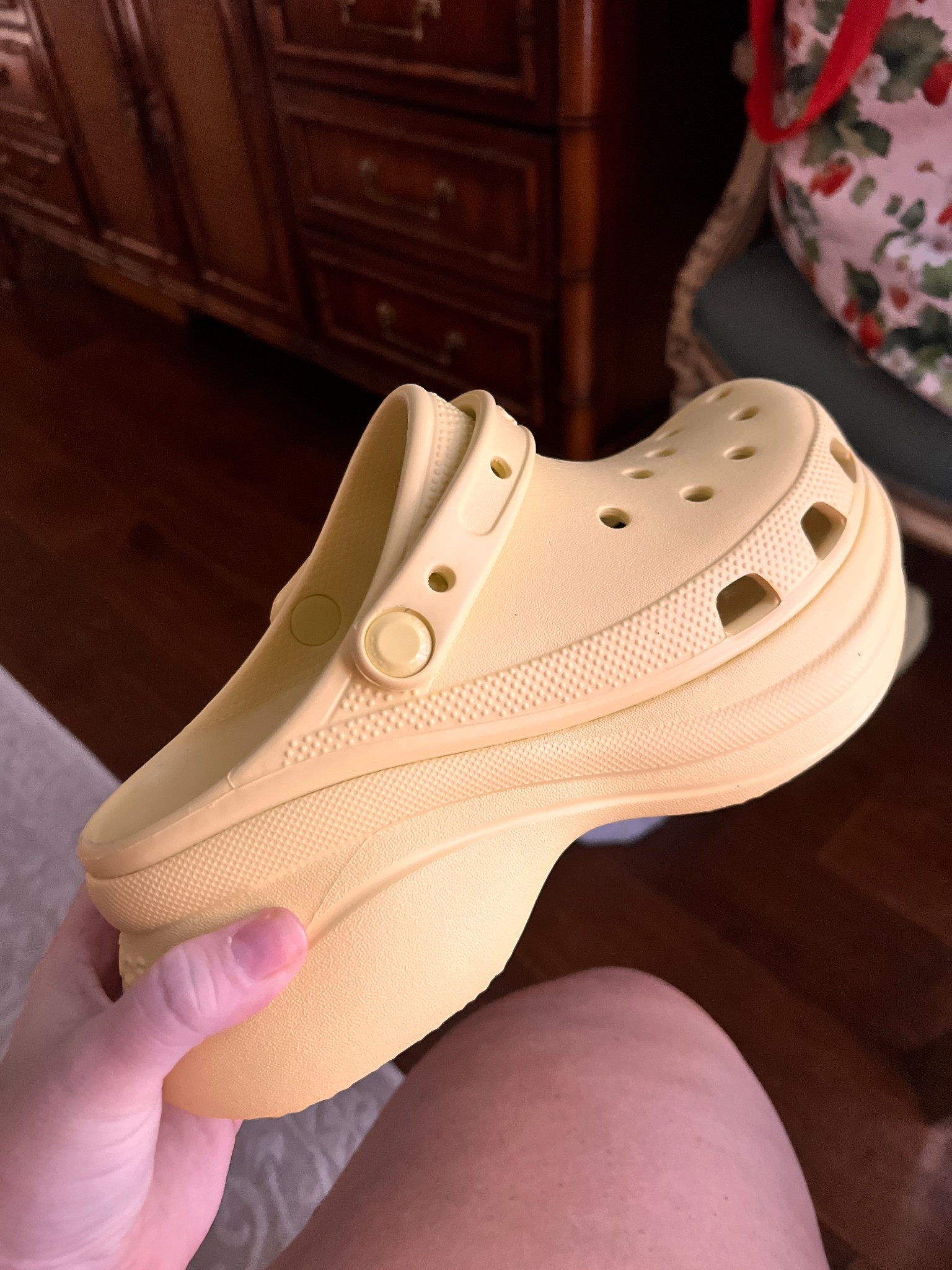 Platform croc in a butter yellow?! Obsessed! 

#LTKFindsUnder50 #LTKShoeCrush #LTKSaleAlert