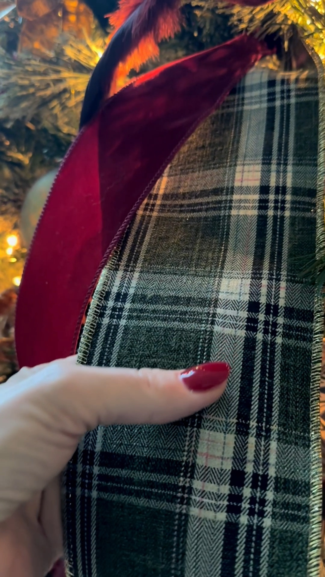 The details of this years tree!!

#LTKHoliday #LTKHome #LTKSeasonal