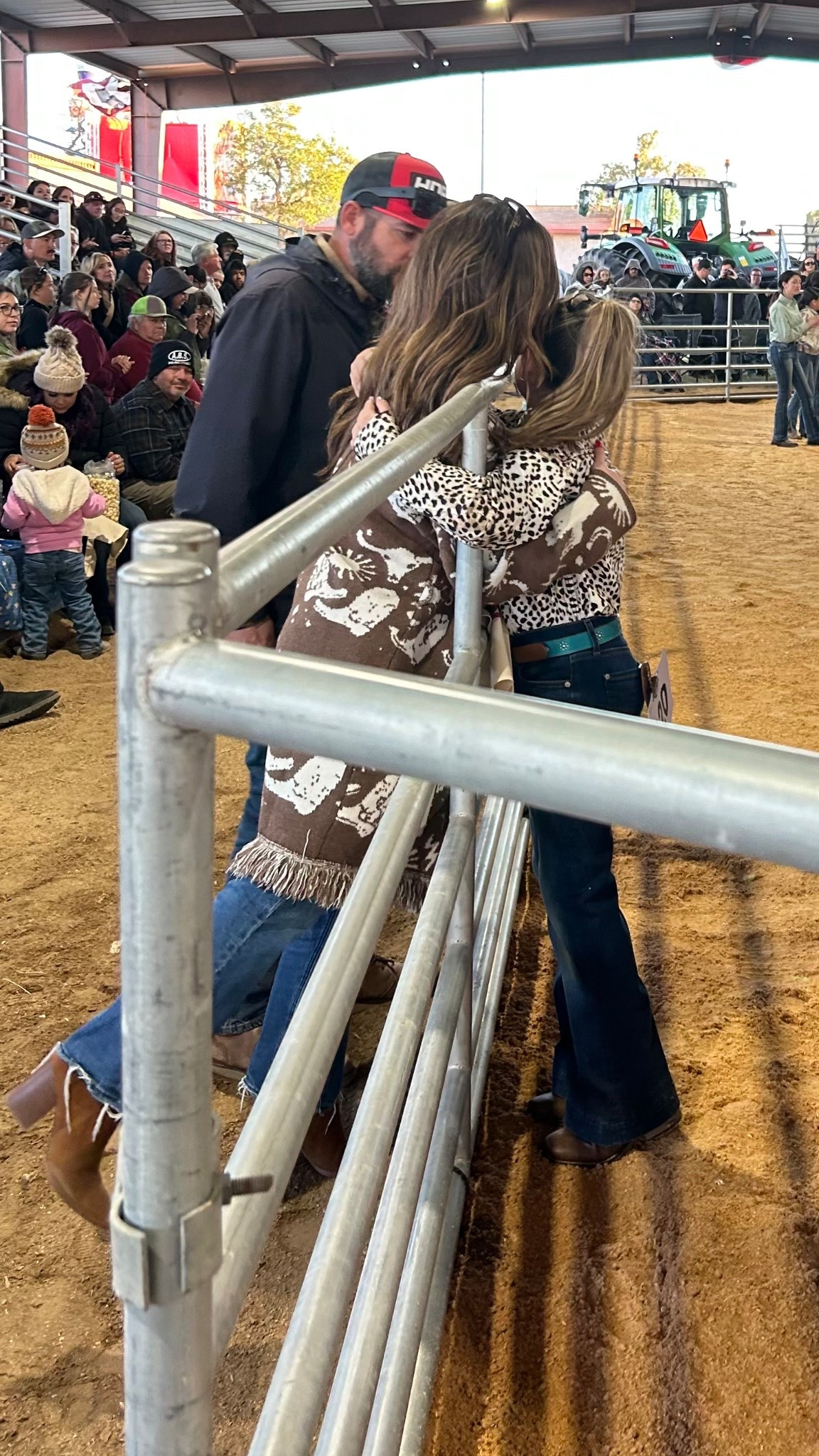 Wearing size small in the western cardigan 🤎🌵