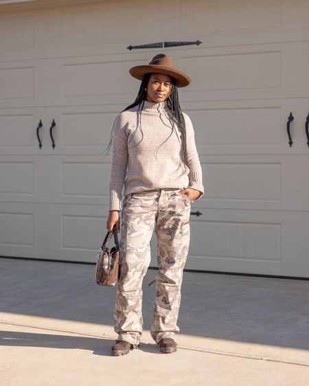 Obsessed with these camo cargo pants from Abercrombie & Fitch and wide pencil brim hat from Gigi Pip!  😍

#LTKstyletip #LTKshoecrush #LTKmidsize