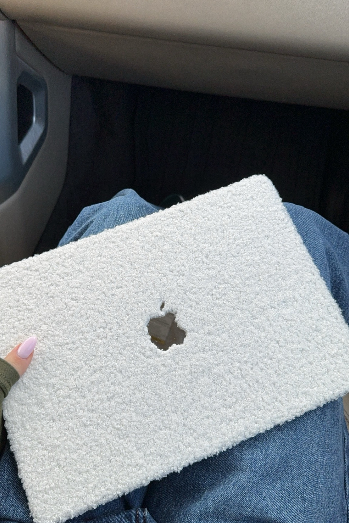 The cutest laptop case ever ☁️✨💻🫧

#LTKfindsunder100 #LTKtravel