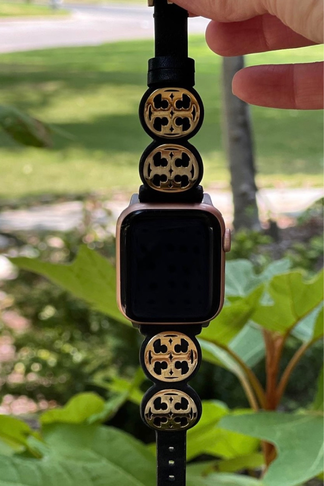 Sale ends tonight! My black and gold Tory Burch Apple watchband is a part of the Tory Burch Sale going on right now!
It was $135, but now it's just
$69!


#LTKunder100 #LTKstyletip #LTKsalealert
