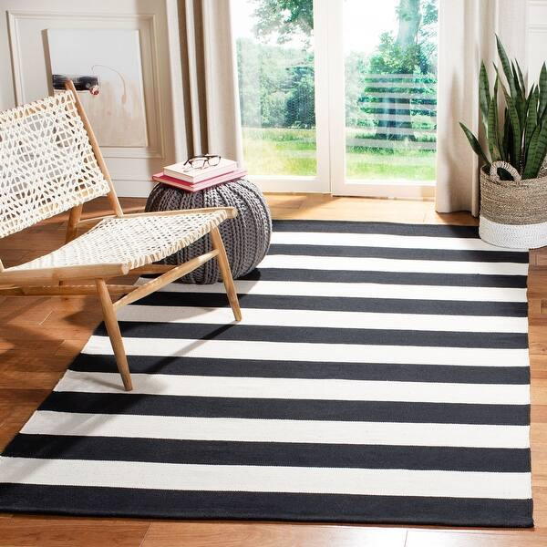 Safavieh Handmade Flatweave Montauk Caspian Casual Cotton Rug - 8' x 10' - Black/Ivory | Bed Bath & Beyond