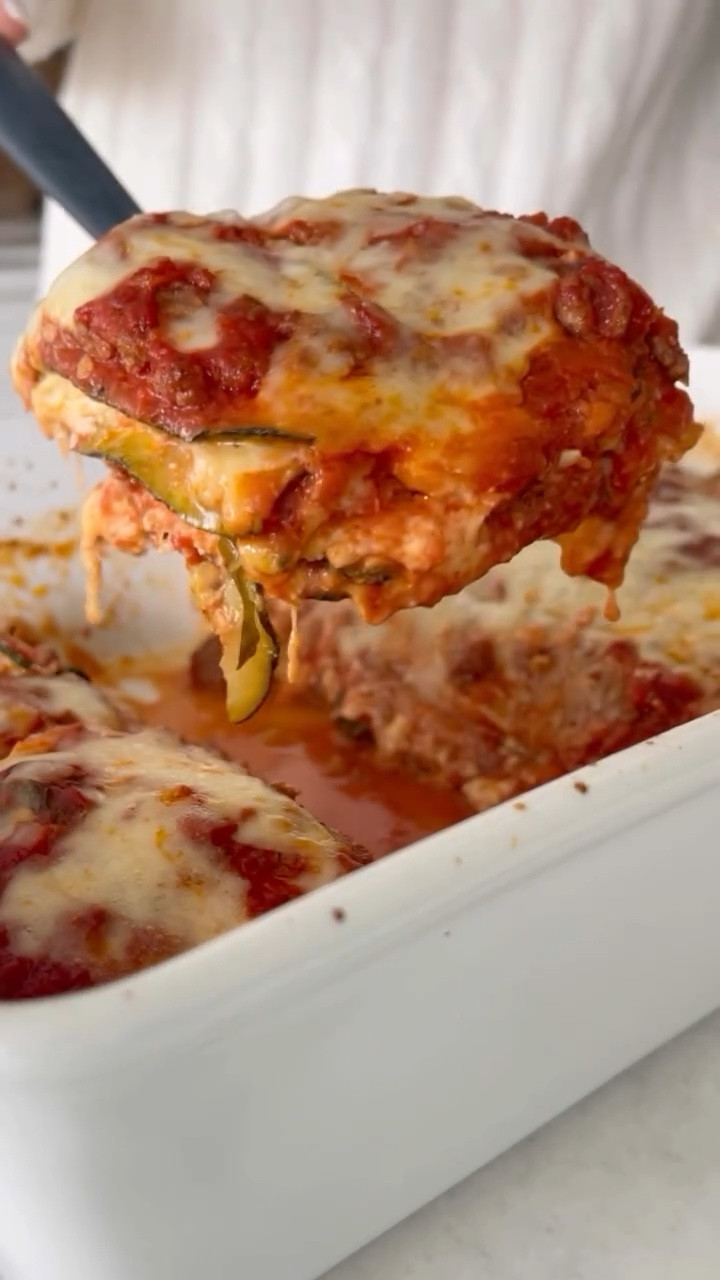 Craving cheesy lasagna comfort without the pasta? SAVE THIS low-carb zucchini for your next dinner 🥒💛 



This Zucchini Lasagna layers grilled zucchini, creamy ricotta, and melty mozzarella for a low carb twist that’s every bit as satisfying as the classic.

✅ High protein (26 g)
✅ Low carb, gluten free
✅ Cheesy, saucy, and so flavorful

🔗 Get the full recipe: https://www.skinnytaste.com/zucchini-lasagna/

❤️ Follow @skinnytaste for more healthy recipes you’ll actually crave!

#LTKHome
