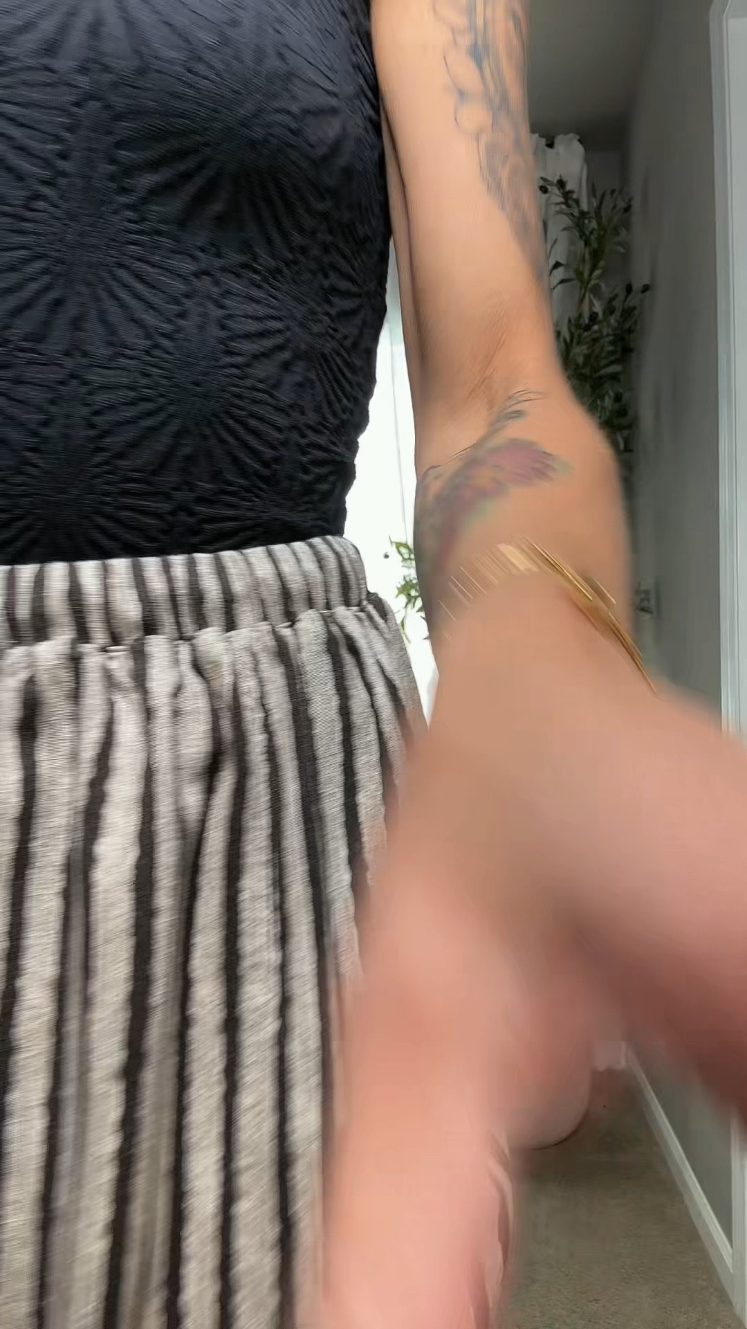 Flattering flowy pants I’ll be wearing all spring and summer 

#LTKOver40 #LTKPetite #LTKootd