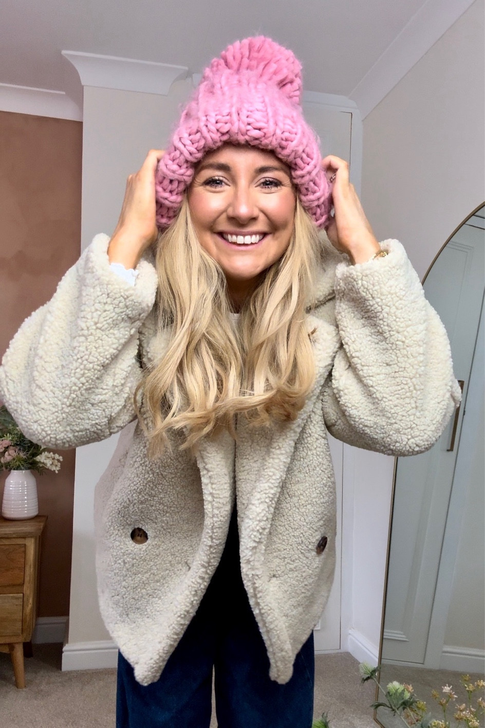 The perfect chilled Sunday look. Jeans I’m wearing in post are the Rowans by Beyond Nine