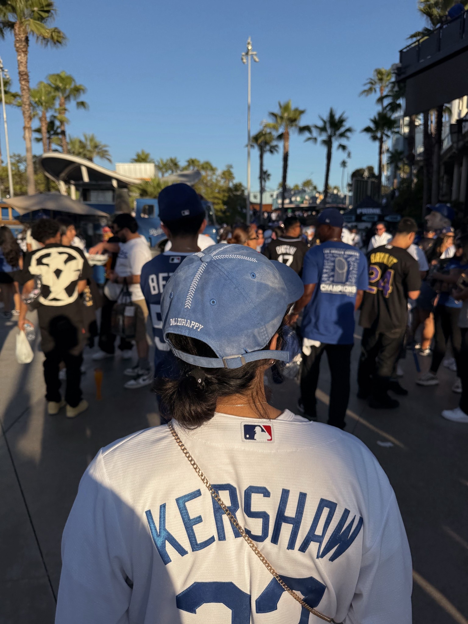 Game day but make it MadHappy 💙⚾ Palm trees, Kershaw jersey, and my go-to hat for sunny Cali vibes 🌴 linked a similar hat 

#LTKFindsUnder100 #LTKFamily #LTKTravel