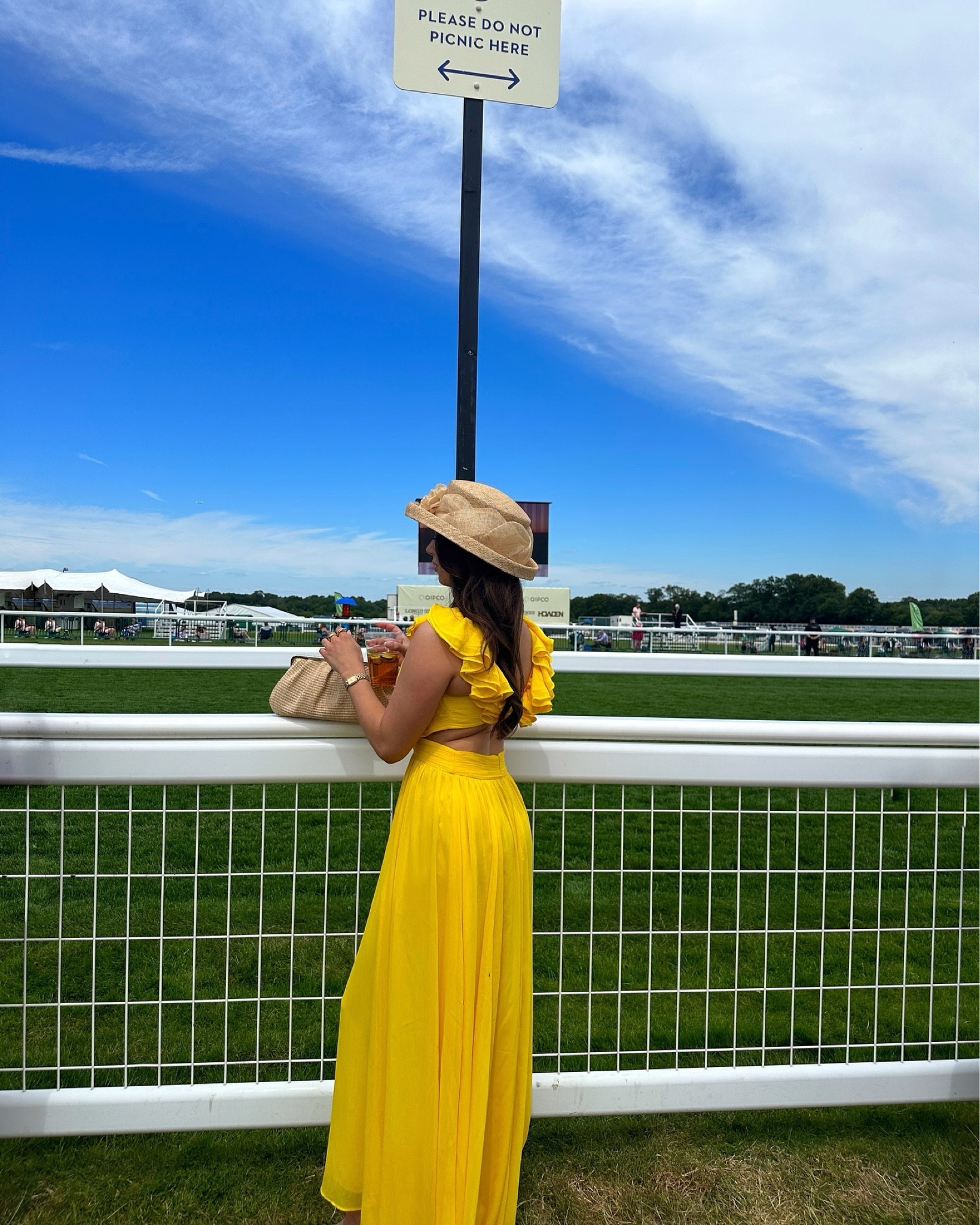 @forevernew_official 💛