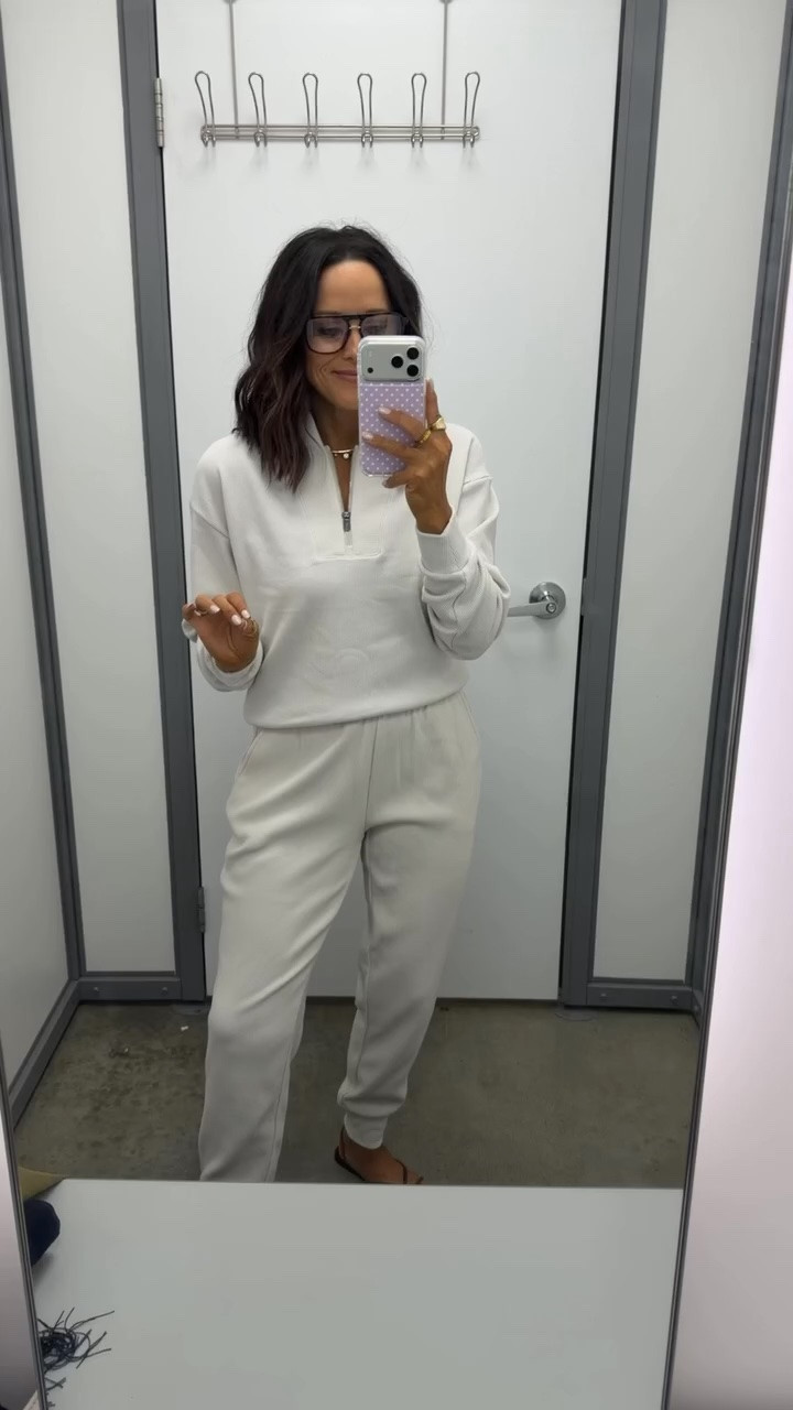 This Walmart set is giving MAJOR Aerie vibes 🤎🤍 the ribbed texture & fit is exactly what I want for everyday! And the price makes it even better 👏🏻

@Walmart 
size xs

#WalmartFinds #WalmartFashion #WalmartStyle #WalmartFind #AerieVibes #LookForLess #Loungewear #MatchingSet #AffordableFashion #FallStyle #LTKCreator #LTKFashion