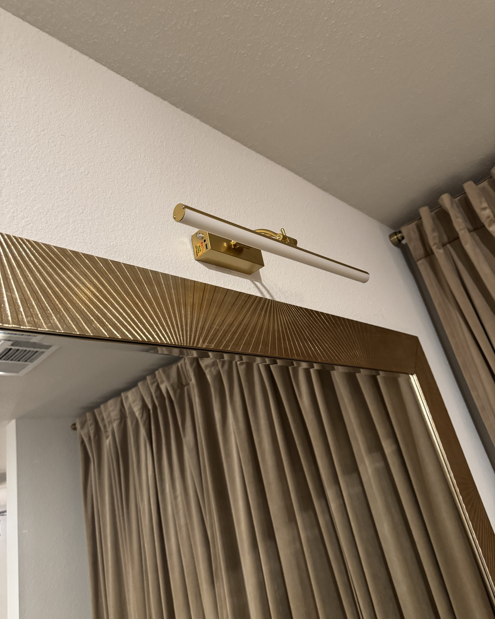 Good lighting is the difference between a room feeling finished… and just furnished. This is one of those subtle upgrades that just works! 😏

#LTKHome #LTKFindsUnder50