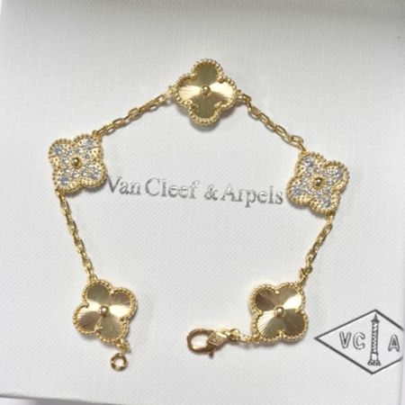 Van cleef bracelet #jewelry #wedding #spring 

#LTKfindsunder50