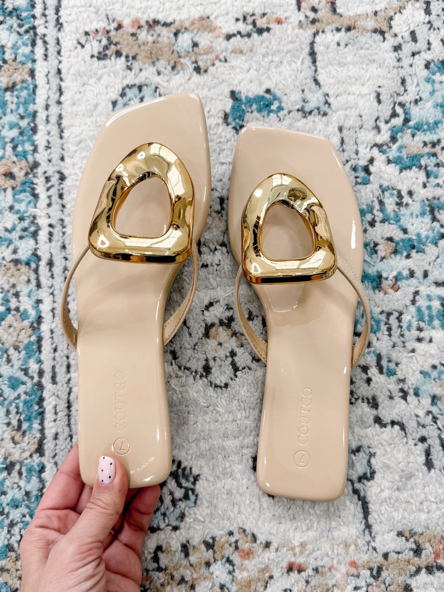 Amazon sandals 
Thong sandals 
Gold hardware flip flops 
True to size 

#LTKSeasonal #LTKTravel #LTKspring