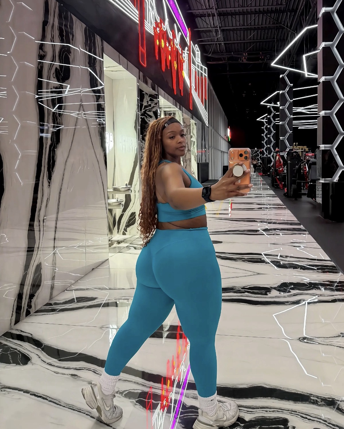 🩵🩵

Bra & Leggings - Large 

Code: CCURVES 

#LTKActive #LTKPlusSize #LTKMidsize