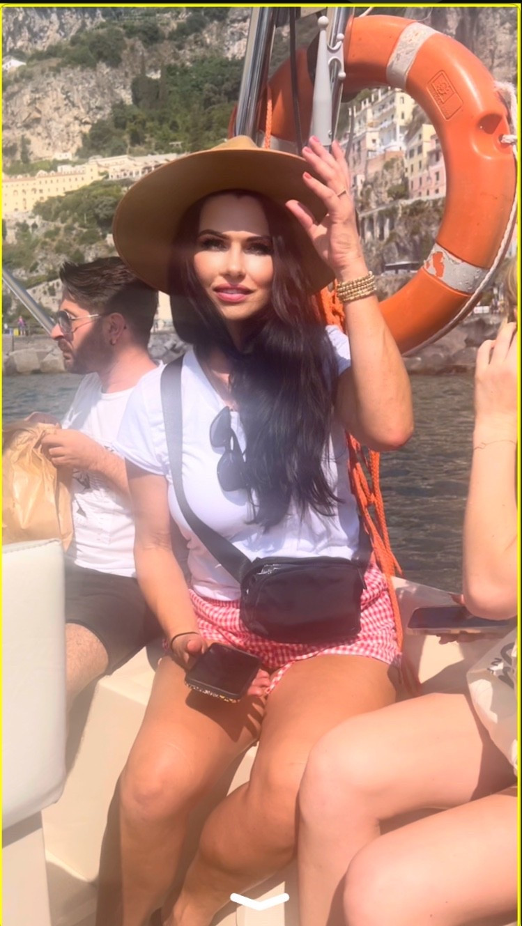 Warm weather vacays call for
"beach vacation outfits!" ❤️

A classic white t-shirt and gingham red shorts paired with tan sandals give off a resort wear 2026 vacation vibe!

#marneystidbits #whitetop #shorts #sandals #springoutfit
#LTKSpringSale

#LTKSpringSale #LTKTravel #LTKootd