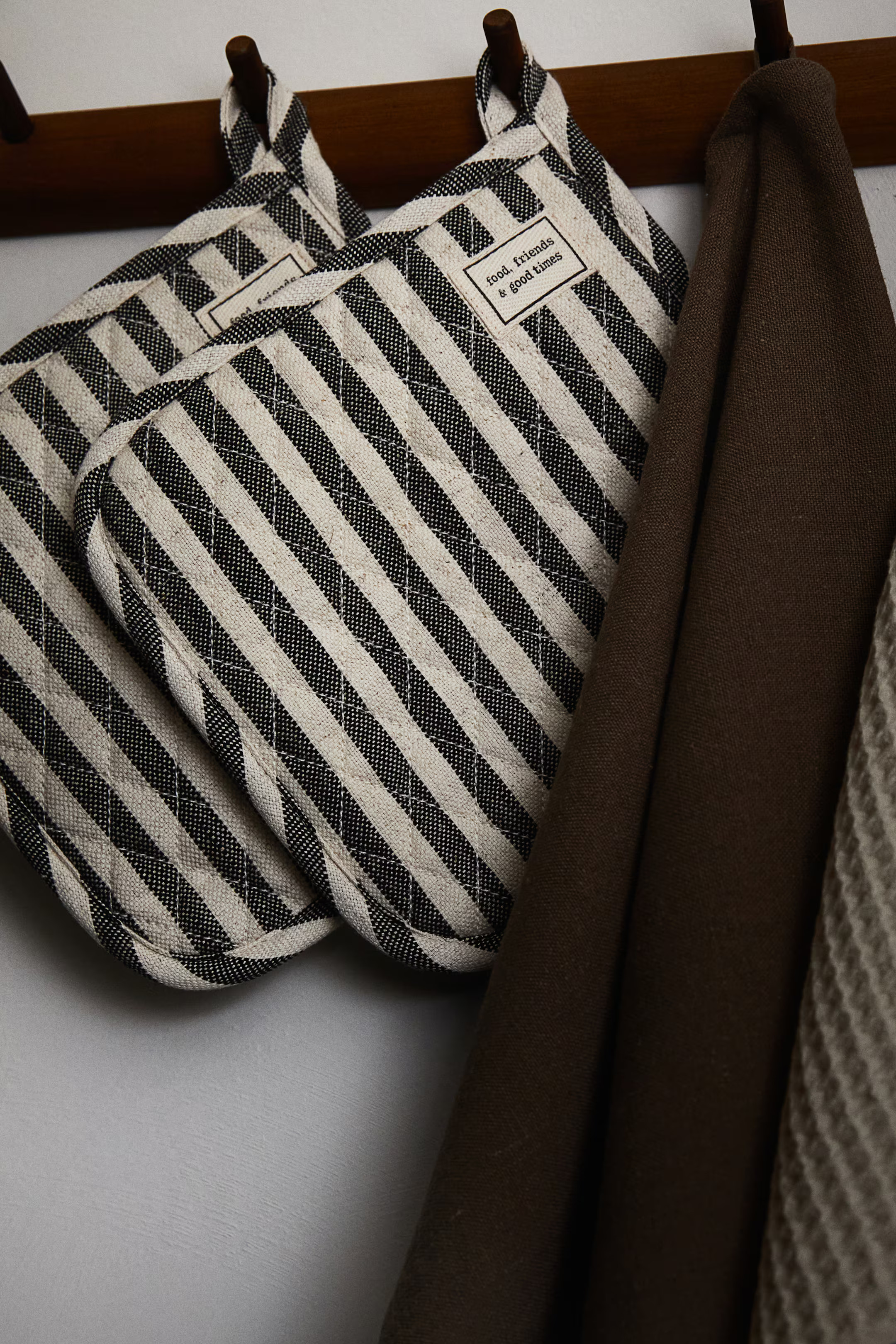 2-pack Striped Pot Holders | H&M (US + CA)