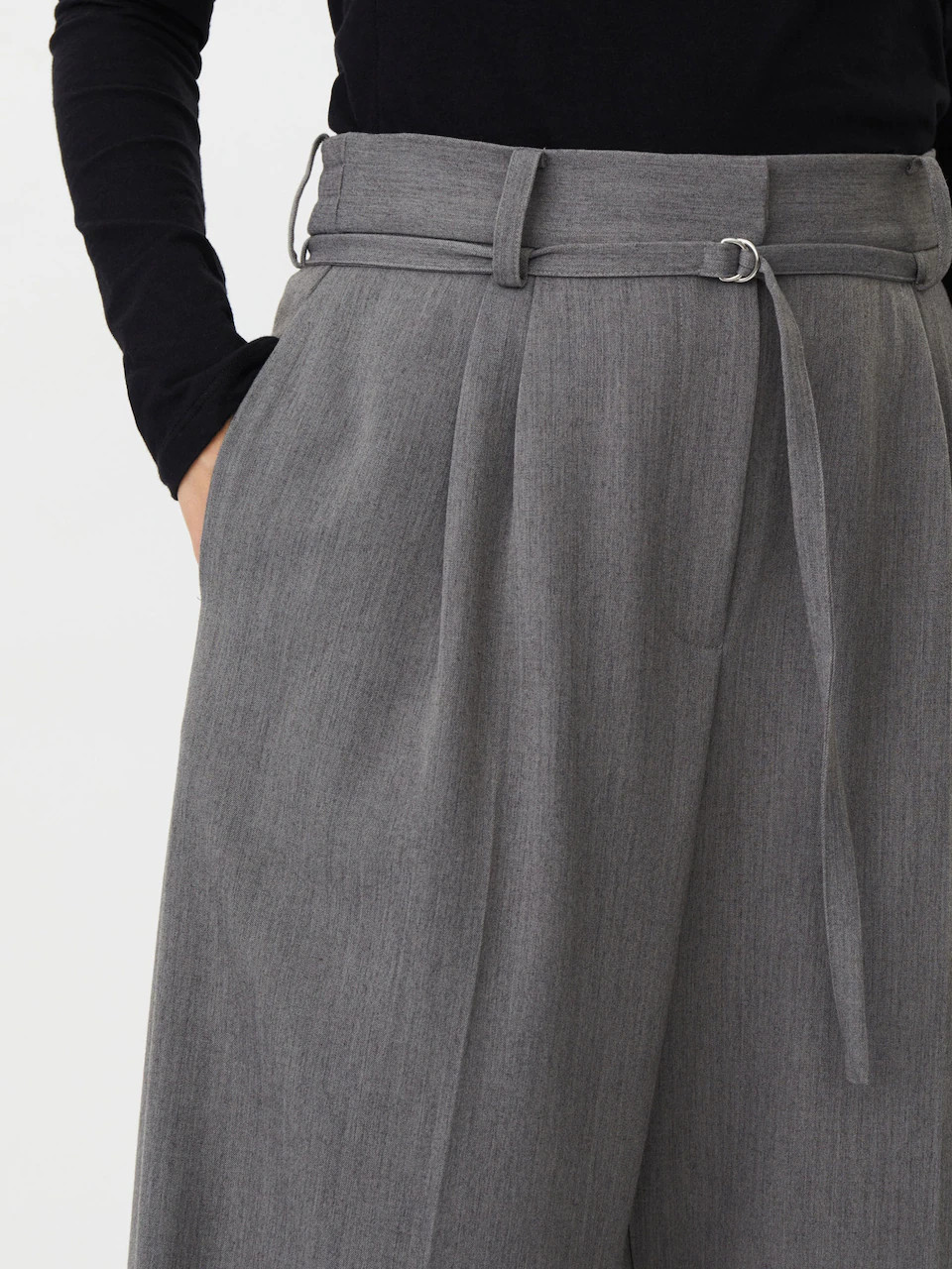 Loosefit Bundfaltenhose 'Peponi' | ABOUT YOU DE