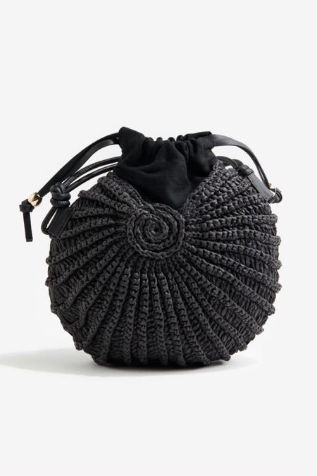 Black seashell raffia crossbody bag 

#LTKfindsunder50 #LTKitbag #LTKstyletip